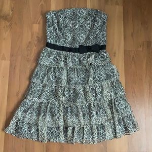Dynamite lace dress with attached bow detail